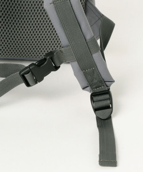 こども ビームス（コドモビームス）の「ARCH&LINE / UTILITY コーデュラ キッズ ミニ リュックサック 18（バックパック/リュック・キッズ・ブラック/ベージュ/ネイビー/グレー/レッド/オリーブ・ONE SIZE）」の9枚目の写真