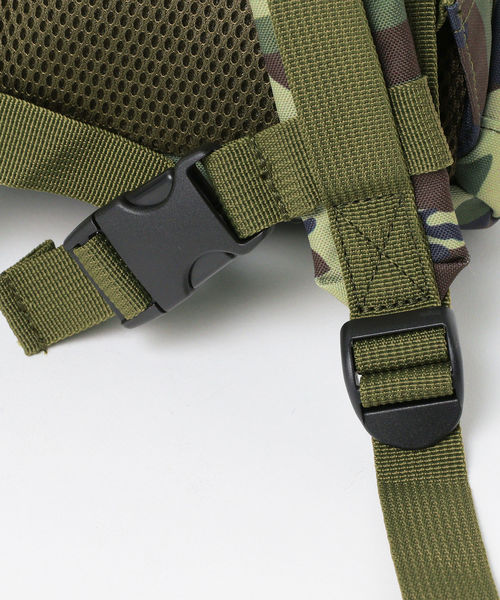 こども ビームス（コドモビームス）の「ARCH&LINE / UTILITY コーデュラ キッズ ミニ リュックサック 18（バックパック/リュック・キッズ・ブラック/ベージュ/ネイビー/グレー/レッド/オリーブ・ONE SIZE）」の13枚目の写真