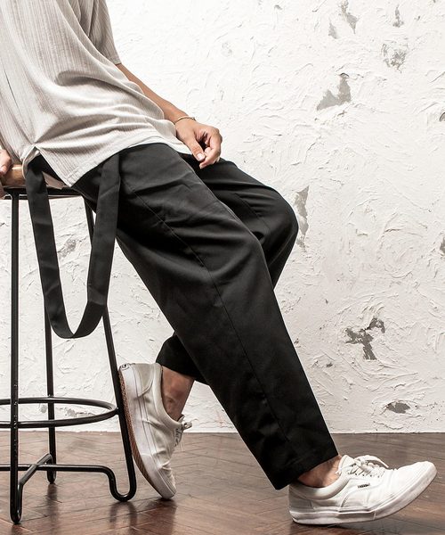 MinoriTY（マイノリティ）の「メンズワイドテーパードアンクルパンツ（サスペンダー付き）（スラックス・メンズ・ブラック/ネイビー/グレー/ブラック系その他/グレー系その他/ブラウン系その他・M/L）」の2枚目の写真