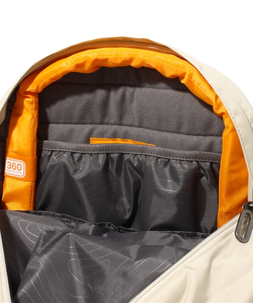 BEAMS（ビームス）の「Incase / CAMPUS COMPACT BACKPACK（バックパック/リュック・メンズ・オフホワイト/ブラック/オレンジ・ONE SIZE）」の11枚目の写真