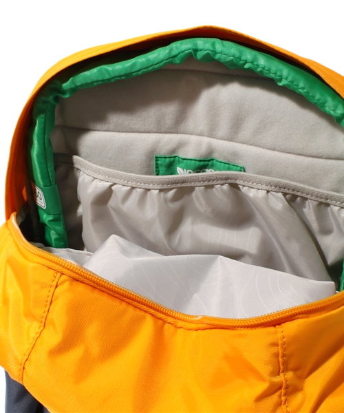 BEAMS（ビームス）の「Incase / CAMPUS COMPACT BACKPACK（バックパック/リュック・メンズ・オフホワイト/ブラック/オレンジ・ONE SIZE）」の12枚目の写真