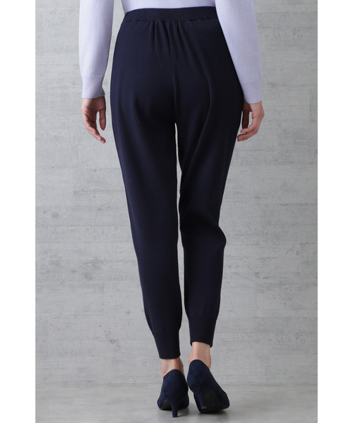 NATURAL BEAUTY BASIC（ナチュラルビューティーベーシック）の「【otonaMUSE×金子綾×NBBコラボ】ファインストレッチニットパンツ（その他パンツ・レディース・ブラック/ネイビー/オフホワイト・MEDIUM）」の18枚目の写真