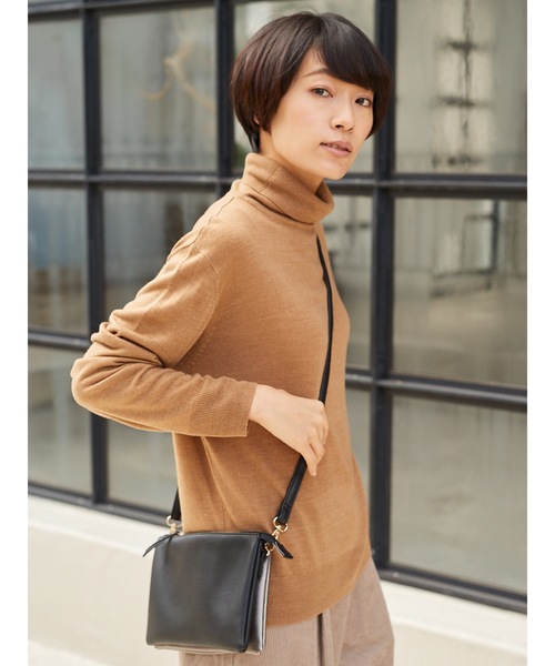 AMERICAN HOLIC(アメリカンホリック)の「・タートルニット裾スリットプルオーバー(ニット/セーター・レディース・チャコールグレー/ブラック/パープル/キャメル/その他7/ブルーグリーン/ホワイト系その他4/ベージュ系その他2・M/L)」の8枚目の写真