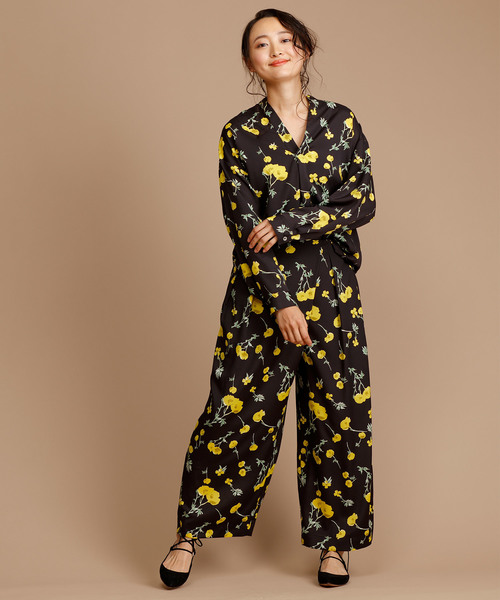 Munich(ミューニック)の「オリジナルフラワープリントアシンメトリーワイドパンツ【セットアップ可】(その他パンツ・レディース・ライトグレー/ブラック/イエロー・S/M/XS)」の10枚目の写真
