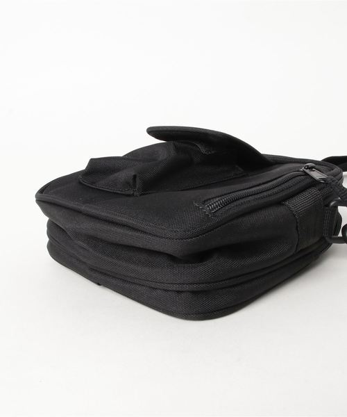 Carhartt WIP（カーハートダブリューアイピー）の「ESSENTIALS BAG, SMALL（ボディバッグ/ウエストポーチ・メンズ・ブラック/ブラウン/レッド/ウッドランド/ブルー/カーキ/ダークネイビー・ONE SIZE）」の8枚目の写真