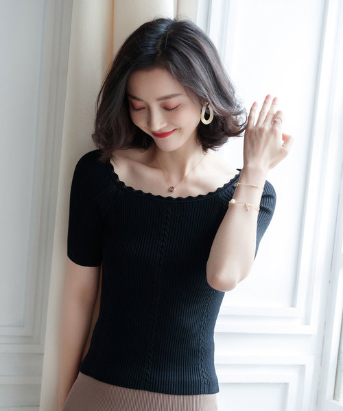 SAISON DE PAPILLON(セゾンドパピヨン)の「スクエアネックリブケーブルデザインサマーニットトップス(Tシャツ/カットソー・レディース・ブルー/スモークピンク/ブラック・M/L)」の11枚目の写真