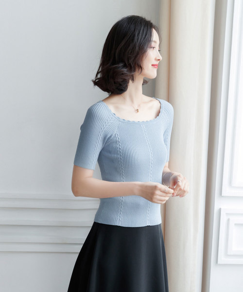 SAISON DE PAPILLON(セゾンドパピヨン)の「スクエアネックリブケーブルデザインサマーニットトップス(Tシャツ/カットソー・レディース・ブルー/スモークピンク/ブラック・M/L)」の7枚目の写真