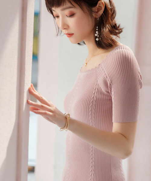 SAISON DE PAPILLON(セゾンドパピヨン)の「スクエアネックリブケーブルデザインサマーニットトップス(Tシャツ/カットソー・レディース・ブルー/スモークピンク/ブラック・M/L)」の14枚目の写真