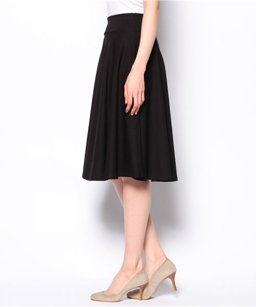 ROSE BUD（ローズバッド）の「【GISELe掲載】LCTB-14122 MIDI FLARE SKIRT（スカート・レディース・オフホワイト/マスタード/ネイビー/ブラック/キャメル/ダークグリーン/ダークグレー/ライトピンク/ライトブルー・ONE SIZE）」の10枚目の写真