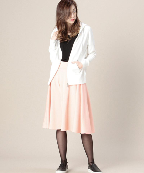 ROSE BUD（ローズバッド）の「【GISELe掲載】LCTB-14122 MIDI FLARE SKIRT（スカート・レディース・オフホワイト/マスタード/ネイビー/ブラック/キャメル/ダークグリーン/ダークグレー/ライトピンク/ライトブルー・ONE SIZE）」の15枚目の写真