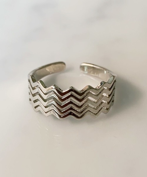 dictionary（ディクショナリー）の「【dictionary / ディクショナリー】 メタル デザイン リング / フリーサイズ（リング・レディース・シルバー系その他4/シルバー系その他5/ゴールド系その他2/ゴールド系その他3/ゴールド系その他4/ゴールド系その他5/シルバー/ゴールド/シルバー系その他/ゴールド系その他/シルバー系その他2/シルバー系その他3・FREE）」の6枚目の写真