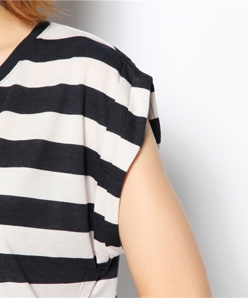 Chico（チコ）の「タック袖T（Tシャツ/カットソー・レディース・ホワイト/レッド/ネイビー/ブラック/グレー・FREE）」の13枚目の写真