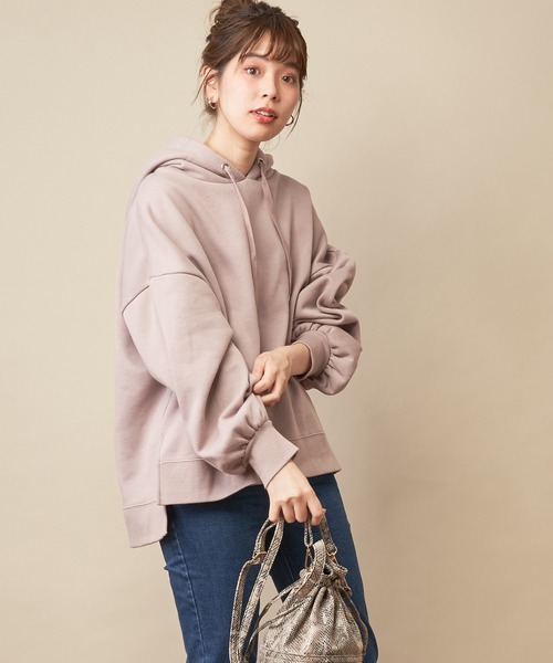 natural couture(ナチュラルクチュール)の「【WEB限定】裏起毛裏毛ゆるパーカー(スウェット・レディース・オフホワイト/モカ/ライトベージュ/ラベンダー・FREE)」の4枚目の写真