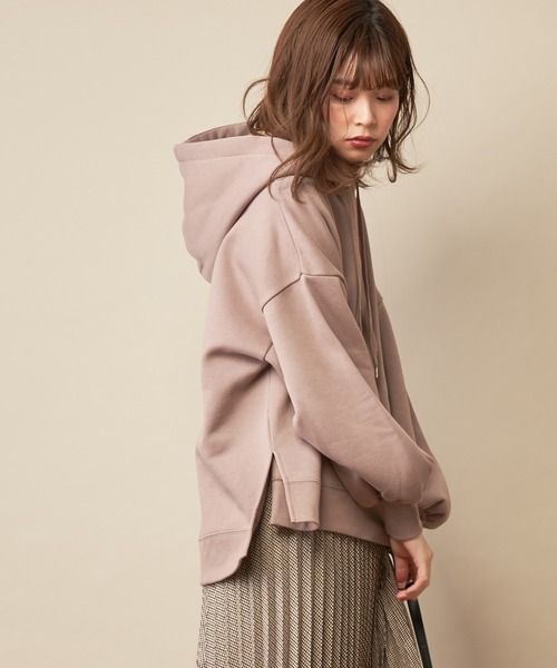 natural couture(ナチュラルクチュール)の「【WEB限定】裏起毛裏毛ゆるパーカー(スウェット・レディース・オフホワイト/モカ/ライトベージュ/ラベンダー・FREE)」の1枚目の写真