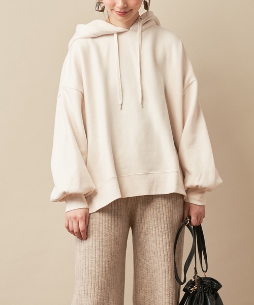 natural couture(ナチュラルクチュール)の「【WEB限定】裏起毛裏毛ゆるパーカー(スウェット・レディース・オフホワイト/モカ/ライトベージュ/ラベンダー・FREE)」の7枚目の写真