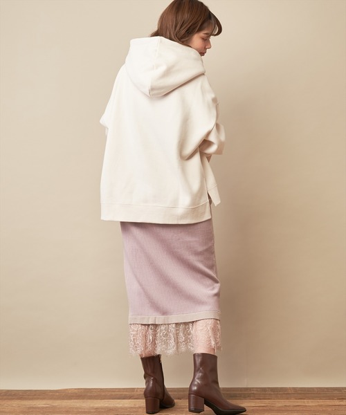 natural couture(ナチュラルクチュール)の「【WEB限定】裏起毛裏毛ゆるパーカー(スウェット・レディース・オフホワイト/モカ/ライトベージュ/ラベンダー・FREE)」の9枚目の写真