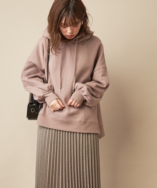 natural couture(ナチュラルクチュール)の「【WEB限定】裏起毛裏毛ゆるパーカー(スウェット・レディース・オフホワイト/モカ/ライトベージュ/ラベンダー・FREE)」の12枚目の写真