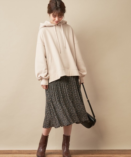 natural couture(ナチュラルクチュール)の「【WEB限定】裏起毛裏毛ゆるパーカー(スウェット・レディース・オフホワイト/モカ/ライトベージュ/ラベンダー・FREE)」の14枚目の写真