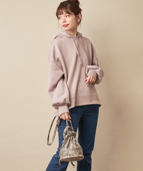 natural couture(ナチュラルクチュール)の「【WEB限定】裏起毛裏毛ゆるパーカー(スウェット・レディース・オフホワイト/モカ/ライトベージュ/ラベンダー・FREE)」の18枚目の写真