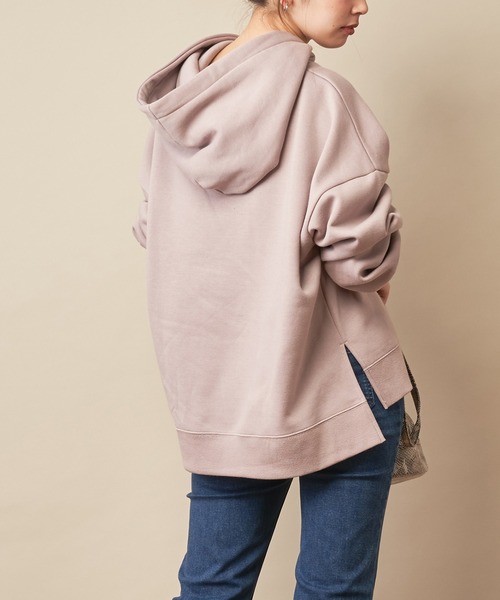natural couture(ナチュラルクチュール)の「【WEB限定】裏起毛裏毛ゆるパーカー(スウェット・レディース・オフホワイト/モカ/ライトベージュ/ラベンダー・FREE)」の19枚目の写真