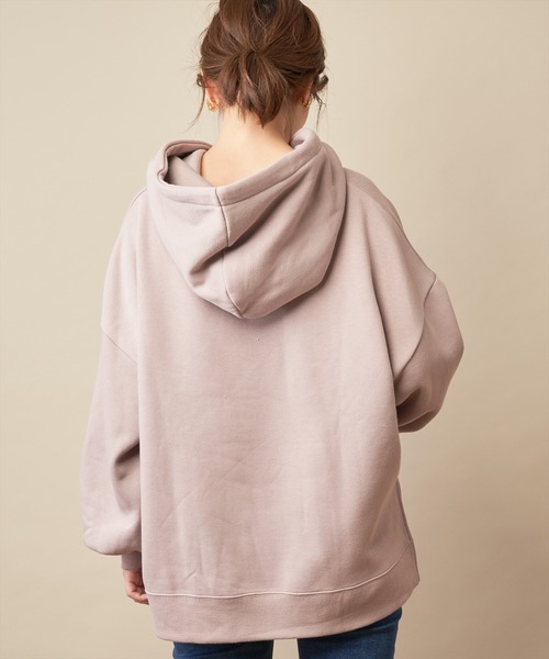 natural couture(ナチュラルクチュール)の「【WEB限定】裏起毛裏毛ゆるパーカー(スウェット・レディース・オフホワイト/モカ/ライトベージュ/ラベンダー・FREE)」の22枚目の写真