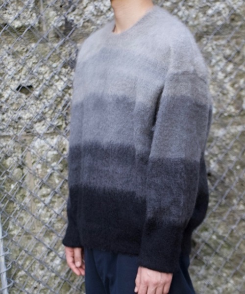Milok（ミロック）の「MOHAIR GRADATION KNIT（ニット/セーター・メンズ・ネイビー/グレー・46）」の10枚目の写真