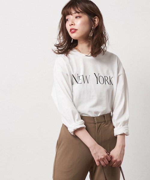 natural couture（ナチュラルクチュール）の「CITYロゴTシャツ（Tシャツ/カットソー・レディース・ベージュ/オフホワイト/ピンク/ナチュラル・FREE）」の3枚目の写真