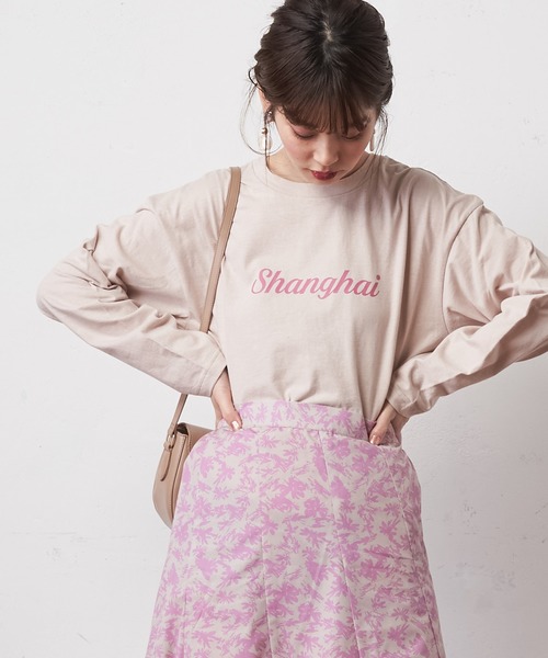 natural couture（ナチュラルクチュール）の「CITYロゴTシャツ（Tシャツ/カットソー・レディース・ベージュ/オフホワイト/ピンク/ナチュラル・FREE）」の4枚目の写真