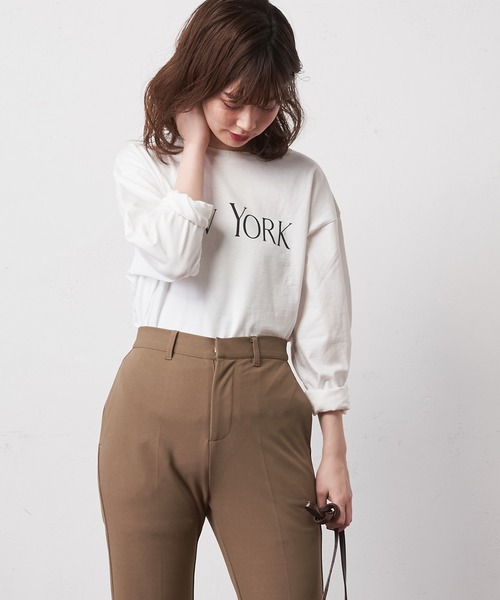 natural couture（ナチュラルクチュール）の「CITYロゴTシャツ（Tシャツ/カットソー・レディース・ベージュ/オフホワイト/ピンク/ナチュラル・FREE）」の5枚目の写真