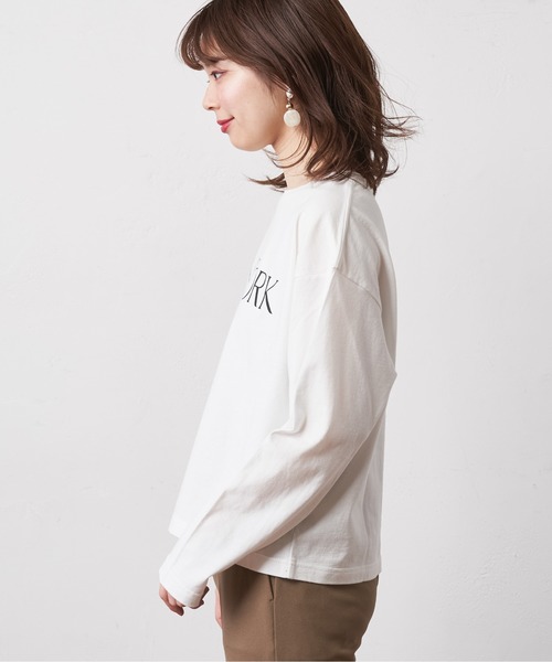 natural couture（ナチュラルクチュール）の「CITYロゴTシャツ（Tシャツ/カットソー・レディース・ベージュ/オフホワイト/ピンク/ナチュラル・FREE）」の22枚目の写真