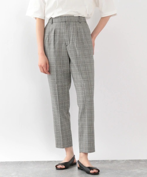 LOWRYS FARM(ローリーズファーム)の「ラク美シルエットテーパーパンツ 869143(その他パンツ・レディース・ブラック/グレー/アイボリー/ブルー/パープル/ベージュ/ブラック系その他/オフホワイト・SMALL/MEDIUM/LARGE)」の3枚目の写真