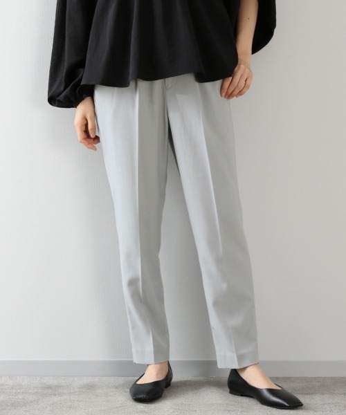 LOWRYS FARM(ローリーズファーム)の「ラク美シルエットテーパーパンツ 869143(その他パンツ・レディース・ブラック/グレー/アイボリー/ブルー/パープル/ベージュ/ブラック系その他/オフホワイト・SMALL/MEDIUM/LARGE)」の7枚目の写真