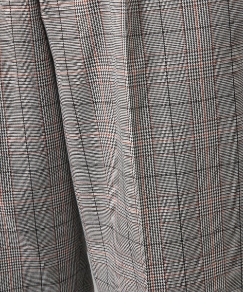 LOWRYS FARM(ローリーズファーム)の「ラク美シルエットテーパーパンツ 869143(その他パンツ・レディース・ブラック/グレー/アイボリー/ブルー/パープル/ベージュ/ブラック系その他/オフホワイト・SMALL/MEDIUM/LARGE)」の14枚目の写真