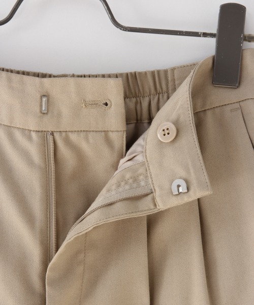 LOWRYS FARM(ローリーズファーム)の「ラク美シルエットテーパーパンツ 869143(その他パンツ・レディース・ブラック/グレー/アイボリー/ブルー/パープル/ベージュ/ブラック系その他/オフホワイト・SMALL/MEDIUM/LARGE)」の19枚目の写真