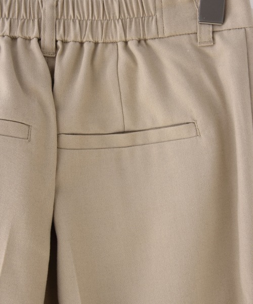 LOWRYS FARM(ローリーズファーム)の「ラク美シルエットテーパーパンツ 869143(その他パンツ・レディース・ブラック/グレー/アイボリー/ブルー/パープル/ベージュ/ブラック系その他/オフホワイト・SMALL/MEDIUM/LARGE)」の15枚目の写真