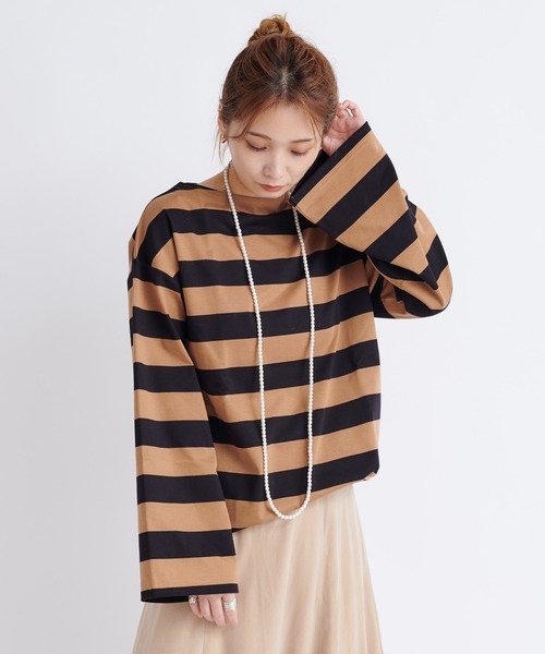 DouDou（ドゥドゥ）の「ワイドボーダービッグチュニックT（Tシャツ/カットソー・レディース・オフホワイト/キャメル・FREE）」の2枚目の写真