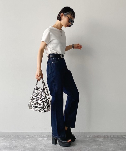 PAGEBOY（ページボーイ）の「クラシックストレート（デニムパンツ・レディース・サックスブルー/インディゴブルー/ホワイト系その他/ブラック系その他/グレイッシュベージュ・24inch/25inch/26inch/27inch）」の21枚目の写真