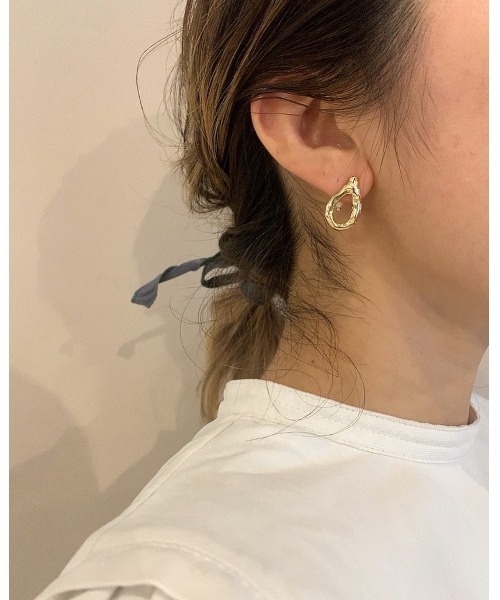 mou(モウ)の「いびつデザインピアス(ピアス(両耳用)・レディース・シルバー/ゴールド・FREE)」の7枚目の写真