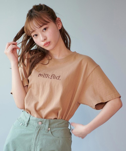 MILKFED.（ミルクフェド）の「S/S TEE CURLY LOGO（Tシャツ/カットソー・レディース・ホワイト/ブラック/ベージュ/オフホワイト/ライトパープル・ONE SIZE）」の4枚目の写真