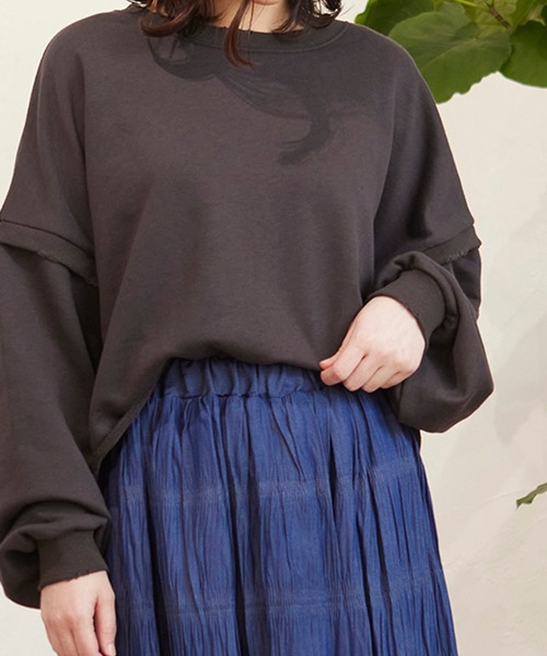 MATCH&more(マッチアンドモア)の「裏毛ダメージ加工ショートプルオーバー(Tシャツ/カットソー・レディース・チャコールグレー/オフホワイト・FREE)」の7枚目の写真