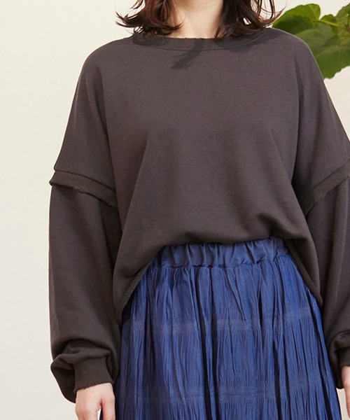 MATCH&more(マッチアンドモア)の「裏毛ダメージ加工ショートプルオーバー(Tシャツ/カットソー・レディース・チャコールグレー/オフホワイト・FREE)」の9枚目の写真