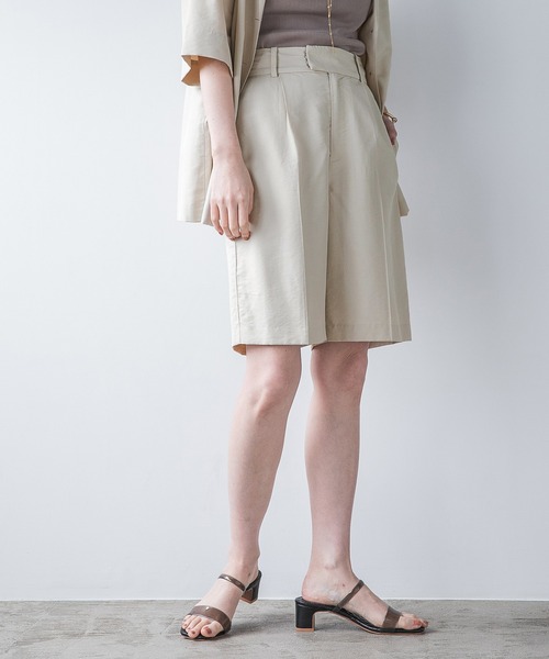 A part by(アパートバイ)の「RyNyハーフパンツ 947195(その他パンツ・レディース・アイボリー/チャコールグレー/ダークネイビー・MEDIUM/LARGE)」の2枚目の写真