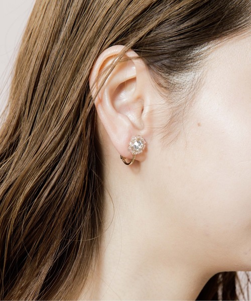 flower（フラワー）の「シアーフルールイヤリング（イヤリング・レディース・ゴールド・FREE）」の4枚目の写真