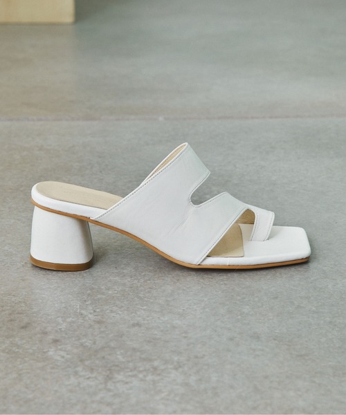 UNITED TOKYO(ユナイテッドトウキョウ)の「アシメフィンガーサンダル(サンダル・レディース・ホワイト/ブラック/ベージュ・1/2)」の9枚目の写真