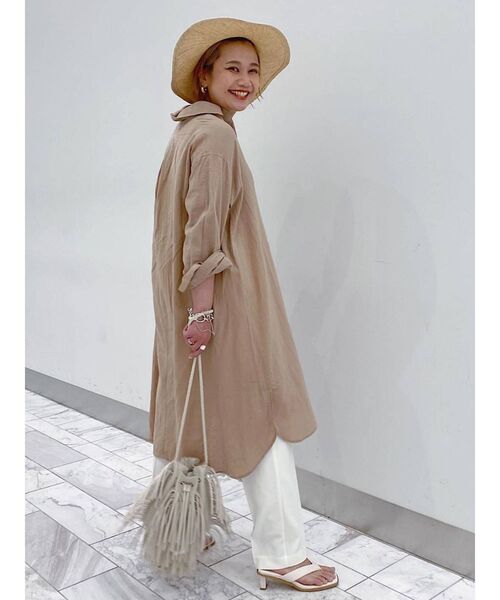 Ungrid（アングリッド）の「ロングルーズシャツワンピース（ワンピース・レディース・オフホワイト/ブルー/モカ・FREE）」の17枚目の写真