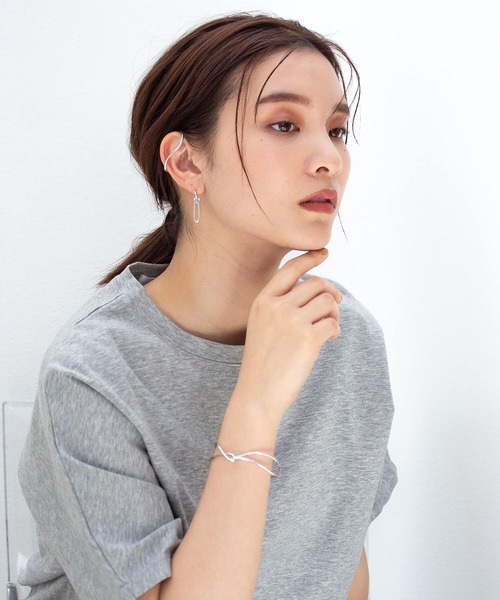 JUICY ROCK(ジューシーロック)の「カーブノットバングル(バングル/リストバンド・レディース・シルバー/ゴールド・ONE SIZE)」の9枚目の写真