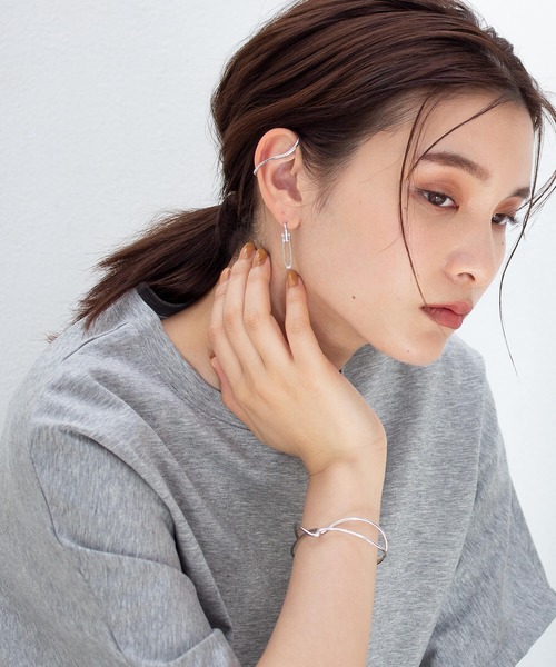 JUICY ROCK(ジューシーロック)の「カーブノットバングル(バングル/リストバンド・レディース・シルバー/ゴールド・ONE SIZE)」の12枚目の写真