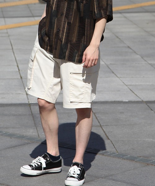 ZIP FIVE(ジップファイブ)の「【ZIP FIVE】6ポケット ワイドシルエット カーゴショーツ(カーゴパンツ・メンズ・カーキ/ブラック/ベージュ/ライトベージュ/アイボリー/パープル/ブラウン/ブルー・MEDIUM/LARGE)」の2枚目の写真