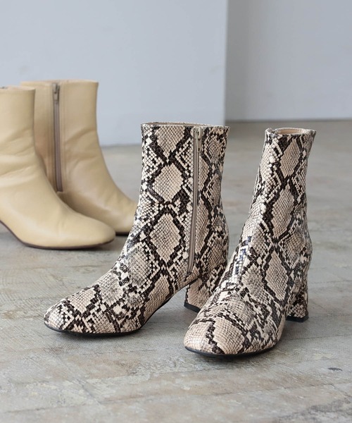 B:MING by BEAMS（ビーミングバイビームス）の「B:MING by BEAMS / スクエアトゥ ブーツ 21AW（ブーツ・レディース・ベージュ/オフホワイト/ブラウン系その他/パイソン・22.5/24.5/23.5）」の4枚目の写真