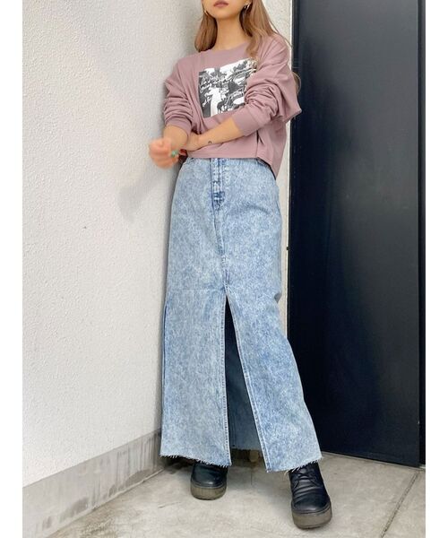 GYDA（ジェイダ）の「フロントスリットアシンメトリーケミカルデニムロングスカート（デニムスカート・レディース・ライトブルー/ブラック・SMALL/MEDIUM）」の21枚目の写真